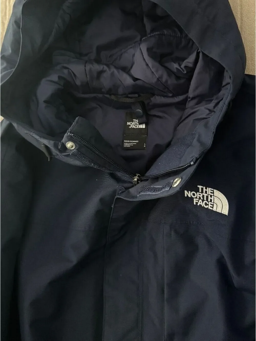 The North Face Men's Jacket L Large Navy blue Hooded Rain Waterproof Shell Coat